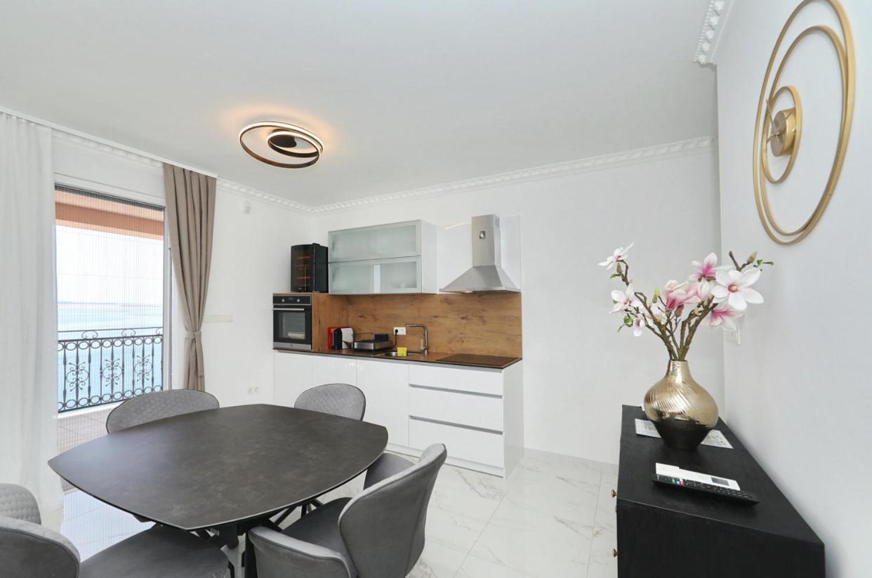 Villa Tin Apartments Трибань-Крушчица Экстерьер фото